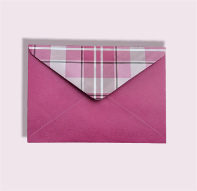 Подарочный бумажный конверт 114х162мм (С6) фуксия - фото 5605